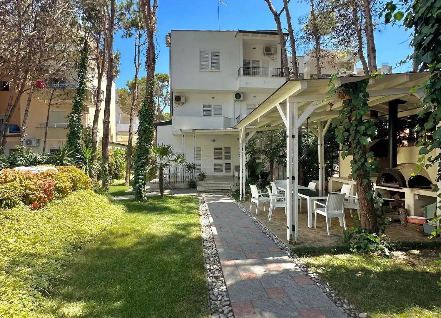 Sea Treasure Villa Голем