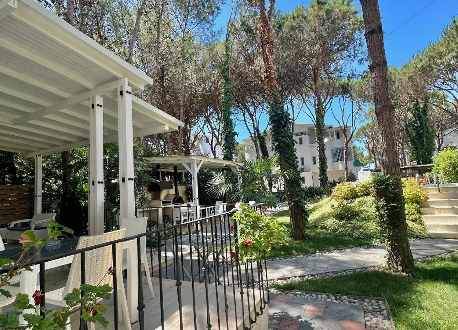 Sea Treasure Villa Golem